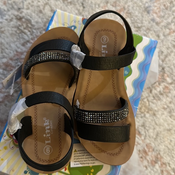 Forever - Black Bedazzled-Strap Forward Sandal - Girls - Picture 3 of 7